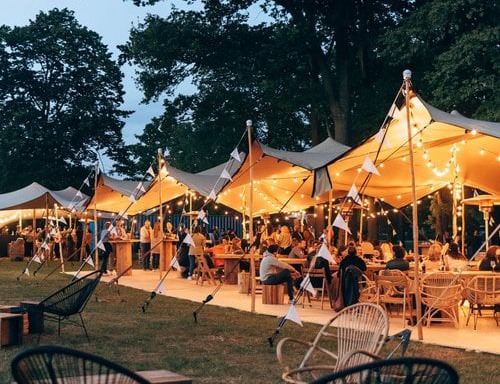 Het Zuiderbad aan Sport Vlaanderen, vlakbij The Gathering